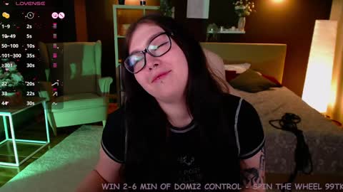 Snapshot of arizonaa_muse chatting on January 16, 2025, 3:35 pm Astrid online show from January 16, 2025, 3:35 pm