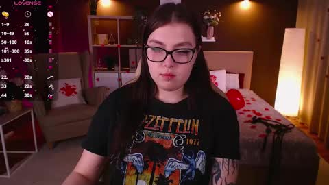 Snapshot of arizonaa_muse chatting on February 12, 2025, 6:30 pm Astrid online show from February 12, 2025, 6:30 pm