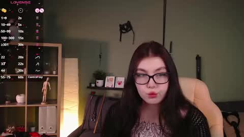 Snapshot of arizonaa_muse chatting on March 9, 2025, 12:31 am Astrid online show from March 9, 2025, 12:31 am