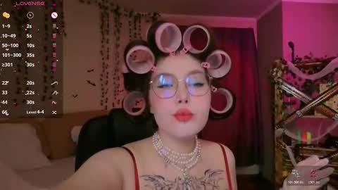 Snapshot of arizonaa_muse chatting on October 28, 2025, 1:53 am Astrid online show from October 28, 2025, 1:53 am