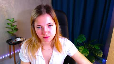 Arlana online show from October 21, 2025, 2:01 am