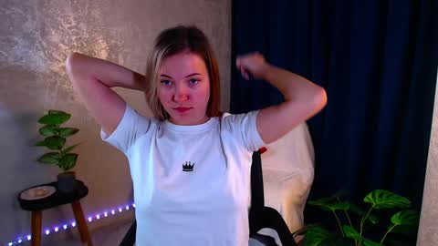 Arlana online show from November 10, 2025, 1:37 am