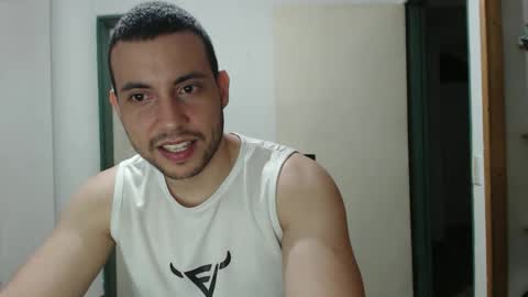 Snapshot of armando_2002 chatting on June 8, 2026, 4:02 am ARMANDO online show from June 8, 2026, 4:02 am