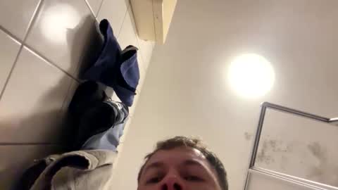 armyskater32 online show from November 13, 2025, 9:58 pm