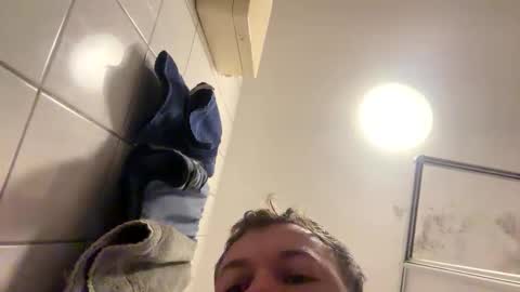 armyskater32 online show from November 16, 2025, 9:26 am