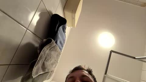 armyskater32 online show from April 25, 2026, 9:01 pm