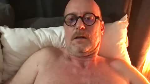 Snapshot of arn7169 chatting on April 18, 2026, 10:54 pm Arn online show from April 18, 2026, 10:54 pm