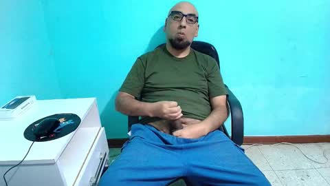 arnelux72 online show from October 26, 2025, 5:46 am