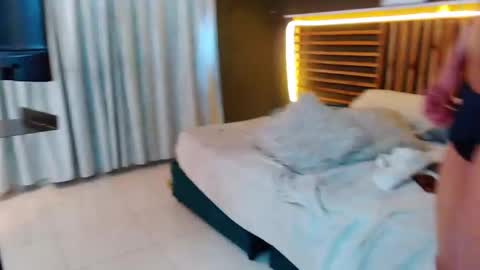 Snapshot of arnoldtaylor chatting on November 14, 2025, 9:35 pm Arnold online show from November 14, 2025, 9:35 pm