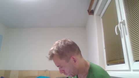 Snapshot of aromannn chatting on December 5, 2025, 4:25 pm aromannn online show from December 5, 2025, 4:25 pm