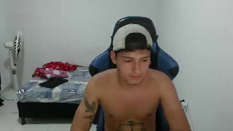 Snapshot of aron_444 chatting on August 5, 2026, 3:37 pm online show from August 5, 2026, 3:37 pm