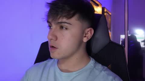 aron__cooper online show from October 20, 2025, 12:38 pm