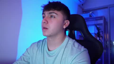 aron__cooper online show from April 14, 2026, 1:39 pm