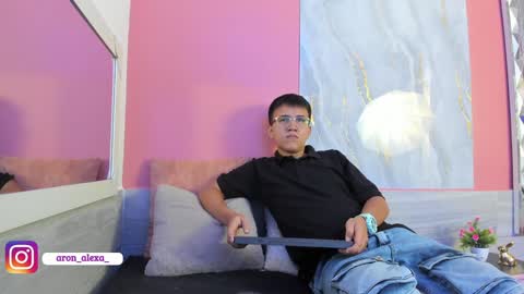 Alexa  Aron online show from December 5, 2024, 1:06 pm