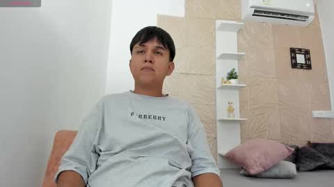 Alexa  Aron online show from December 16, 2025, 9:09 pm