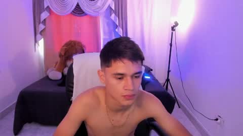 Aaron online show from April 2, 2026, 8:06 pm