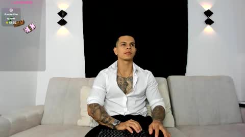 Snapshot of arondark chatting on November 22, 2025, 11:48 pm DarkMaster online show from November 22, 2025, 11:48 pm