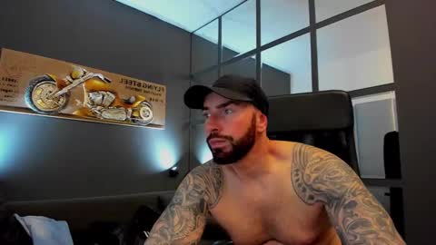 Snapshot of arongrant chatting on March 9, 2025, 12:31 pm AronGrant online show from March 9, 2025, 12:31 pm