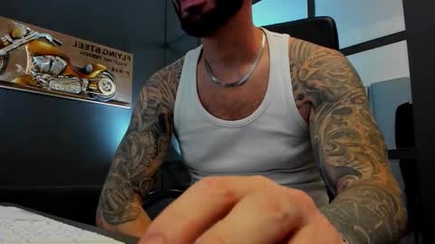 Snapshot of arongrant chatting on October 25, 2025, 8:55 am AronGrant online show from October 25, 2025, 8:55 am