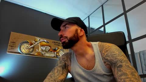 Snapshot of arongrant chatting on November 22, 2025, 11:42 am AronGrant online show from November 22, 2025, 11:42 am