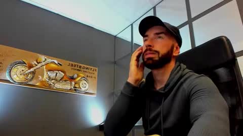 Snapshot of arongrant chatting on November 24, 2025, 10:48 am AronGrant online show from November 24, 2025, 10:48 am