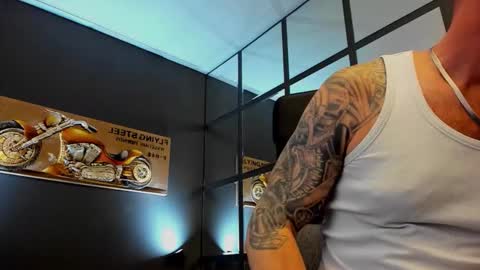 Snapshot of arongrant chatting on December 5, 2025, 10:13 am AronGrant online show from December 5, 2025, 10:13 am