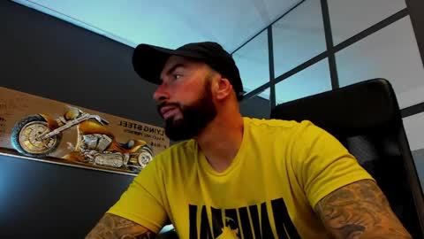 Snapshot of arongrant chatting on June 3, 2026, 9:34 am AronGrant online show from June 3, 2026, 9:34 am