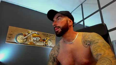 Snapshot of arongrant chatting on June 17, 2026, 8:39 am AronGrant online show from June 17, 2026, 8:39 am