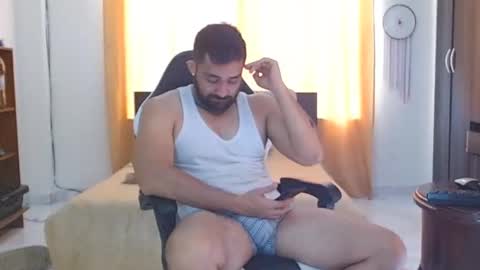 aronmiller online show from December 21, 2024, 1:53 pm