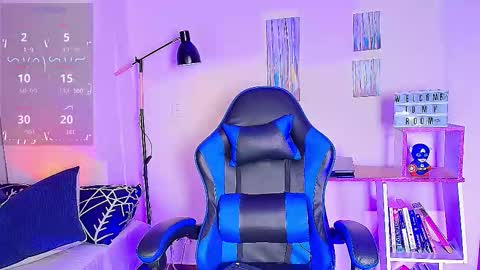 Snapshot of arontroy_wi chatting on January 8, 2026, 9:33 am noah and ivy online show from January 8, 2026, 9:33 am