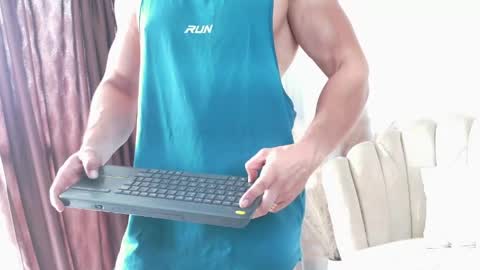 Snapshot of aroon_connor chatting on April 19, 2026, 5:56 pm online show from April 19, 2026, 5:56 pm