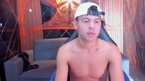 Snapshot of aroon_sexx21 chatting on October 30, 2025, 8:31 pm Aroon online show from October 30, 2025, 8:31 pm