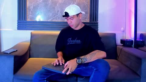 Snapshot of aroon_sexx21 chatting on November 8, 2025, 12:16 pm Aroon online show from November 8, 2025, 12:16 pm