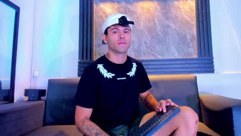 Snapshot of aroon_sexx21 chatting on November 13, 2025, 11:42 am Aroon online show from November 13, 2025, 11:42 am