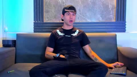 Snapshot of aroon_sexx21 chatting on December 1, 2025, 11:48 am Aroon online show from December 1, 2025, 11:48 am