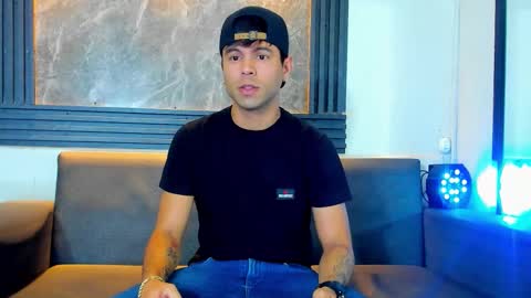 Snapshot of aroon_sexx21 chatting on December 14, 2025, 7:40 pm Aroon online show from December 14, 2025, 7:40 pm