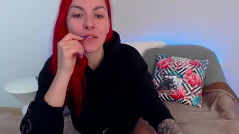 Snapshot of arri_ella chatting on November 20, 2025, 1:39 am arri_ella online show from November 20, 2025, 1:39 am