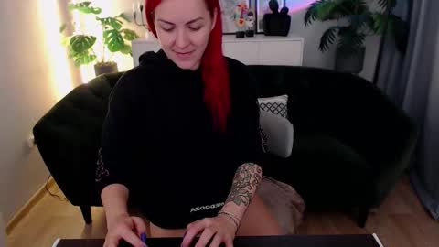 Snapshot of arri_ella chatting on November 24, 2025, 12:43 am arri_ella online show from November 24, 2025, 12:43 am