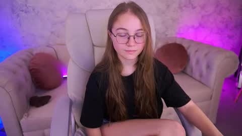 arrinawair online show from October 24, 2025, 8:55 am