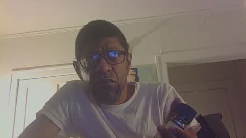 Snapshot of arteblazze chatting on April 6, 2026, 3:37 am Arteblazze not daddy boy bitch or nigga online show from April 6, 2026, 3:37 am