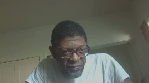 Snapshot of arteblazze chatting on April 7, 2026, 3:45 pm Arteblazze not daddy boy bitch or nigga online show from April 7, 2026, 3:45 pm
