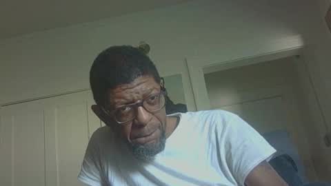 Snapshot of arteblazze chatting on April 8, 2026, 3:45 pm Arteblazze not daddy boy bitch or nigga online show from April 8, 2026, 3:45 pm