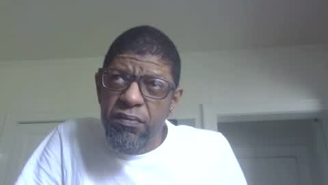 Snapshot of arteblazze chatting on April 30, 2026, 10:36 pm Arteblazze not daddy boy bitch or nigga online show from April 30, 2026, 10:36 pm