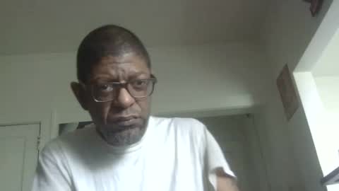 Snapshot of arteblazze chatting on May 13, 2026, 2:14 pm Arteblazze not daddy boy bitch or nigga online show from May 13, 2026, 2:14 pm