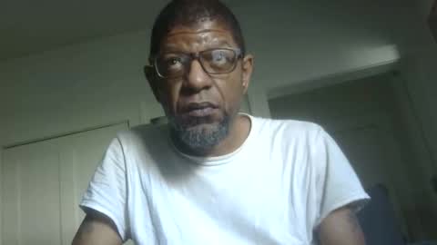 Snapshot of arteblazze chatting on May 18, 2026, 2:45 pm Arteblazze not daddy boy bitch or nigga online show from May 18, 2026, 2:45 pm