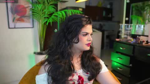 Snapshot of artechloe chatting on December 10, 2024, 9:43 pm Chloe online show from December 10, 2024, 9:43 pm