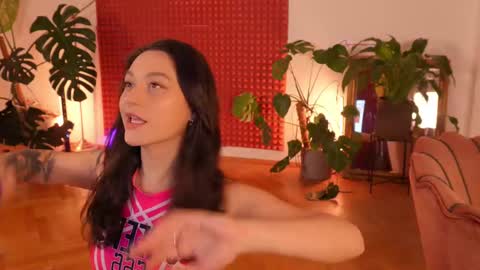 Snapshot of artegirlx chatting on February 16, 2025, 3:27 pm Maya online show from February 16, 2025, 3:27 pm