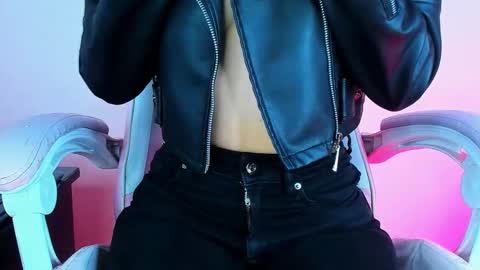 artemisa_leon online show from September 18, 2025, 3:08 am