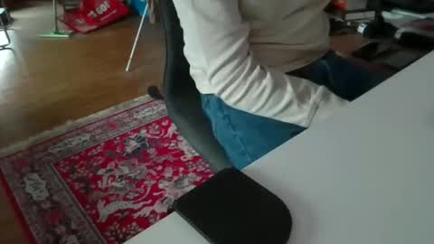 artesian99 online show from November 8, 2025, 9:09 am