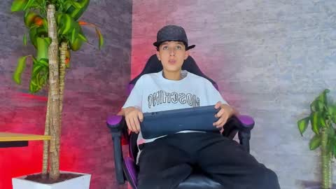 arthurcox_ online show from September 20, 2025, 5:47 pm